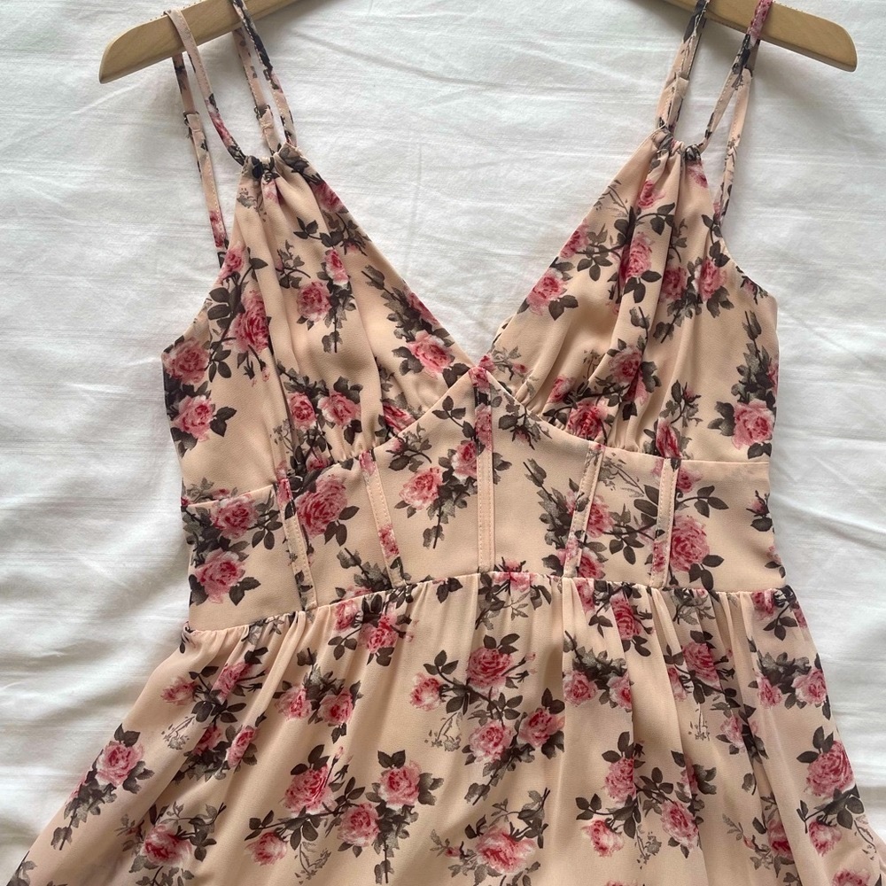 Storia Pink Floral Tiered Maxi Dress